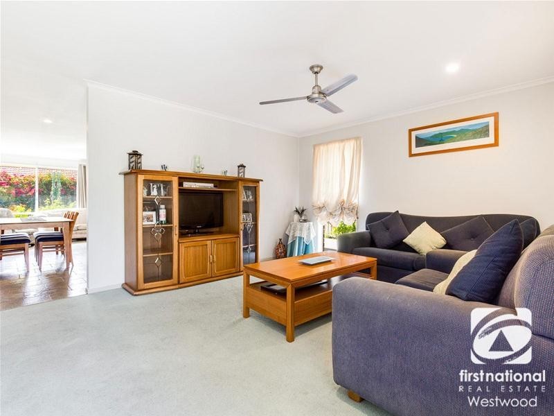 42 Golden Square Crescent, Hoppers Crossing VIC 3029