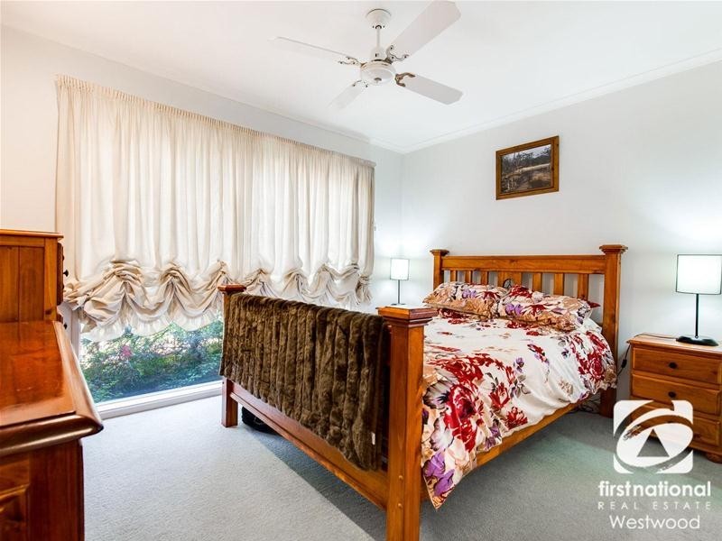 42 Golden Square Crescent, Hoppers Crossing VIC 3029