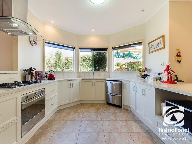 5 Pitanga Gardens, Werribee VIC 3030