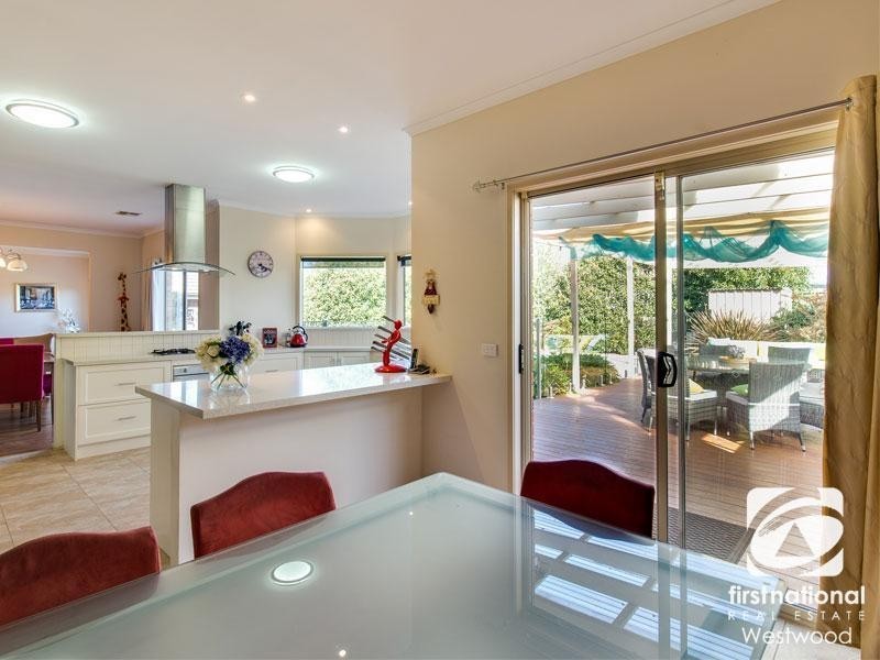 5 Pitanga Gardens, Werribee VIC 3030