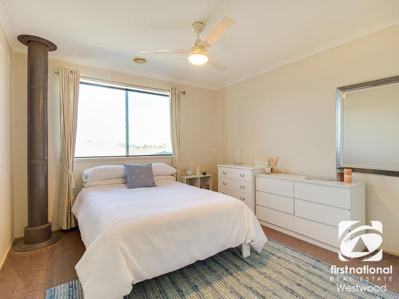 5 Pitanga Gardens, Werribee VIC 3030