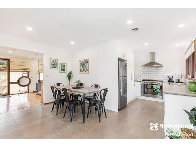 6 Owen Court, Werribee VIC 3030