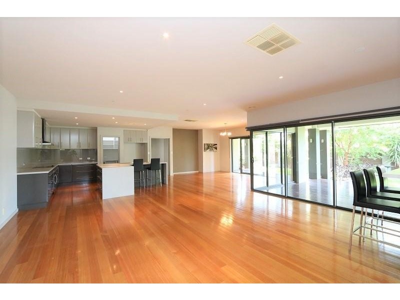 11 Eden Grove, Kyabram VIC 3620