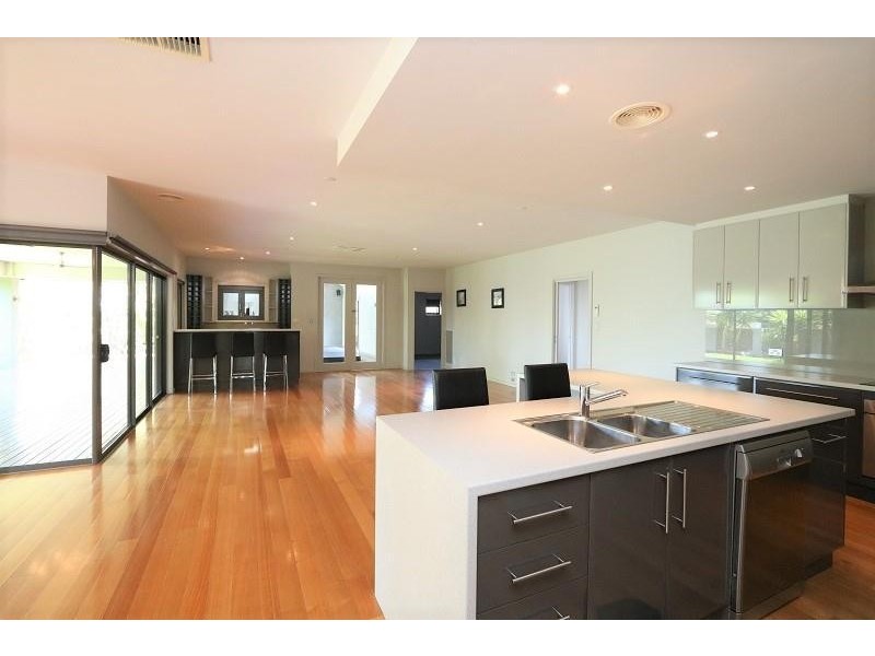 11 Eden Grove, Kyabram VIC 3620