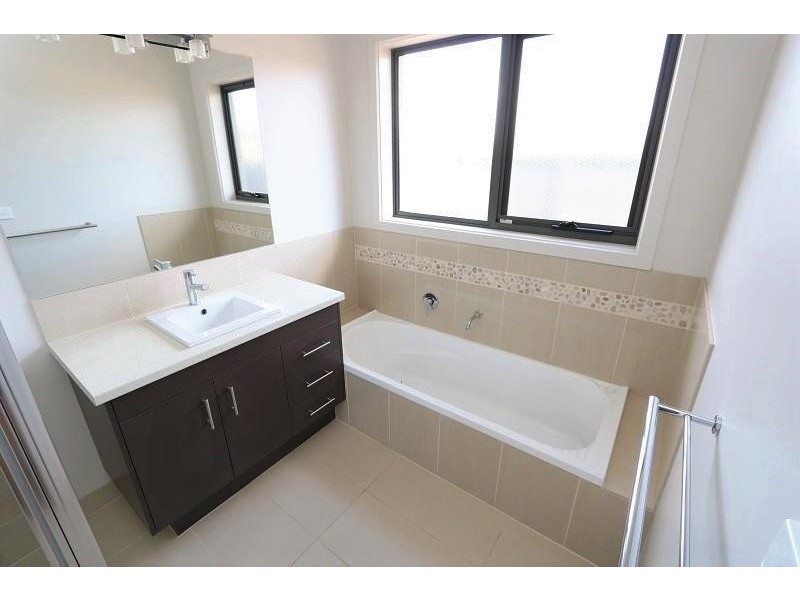 11 Eden Grove, Kyabram VIC 3620