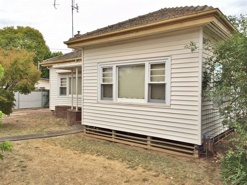 207 Fenaughty Street, Kyabram VIC 3620