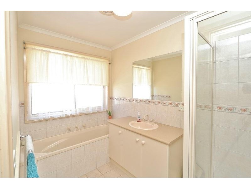 9 Deakin Grove, Tongala VIC 3621