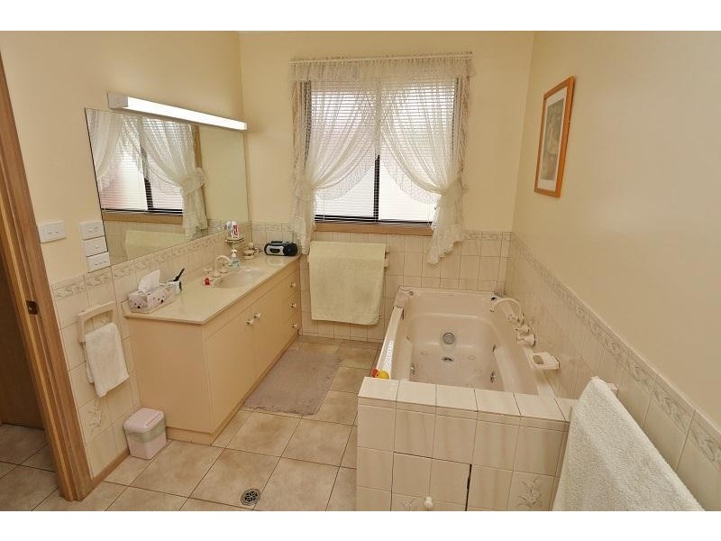 33 Waratah Street, Kyabram VIC 3620