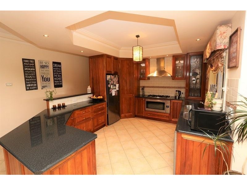 16 Deakin Grove, Tongala VIC 3621