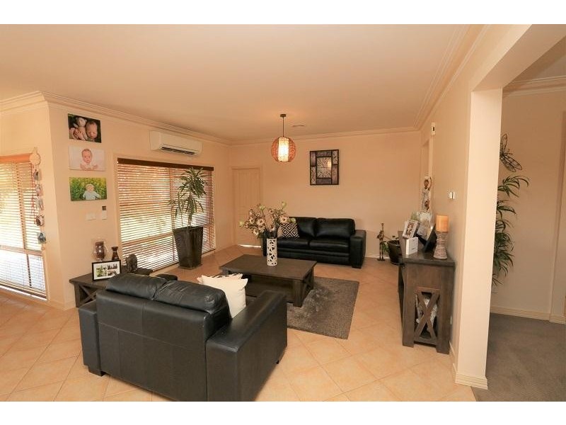 16 Deakin Grove, Tongala VIC 3621