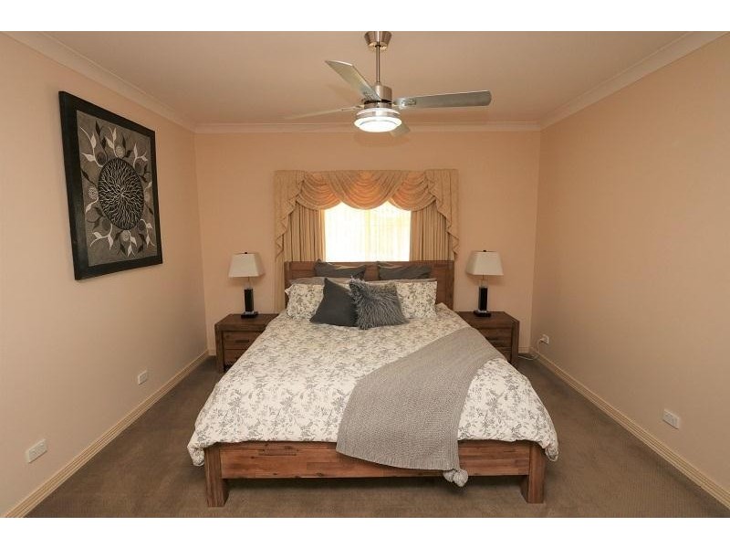 16 Deakin Grove, Tongala VIC 3621