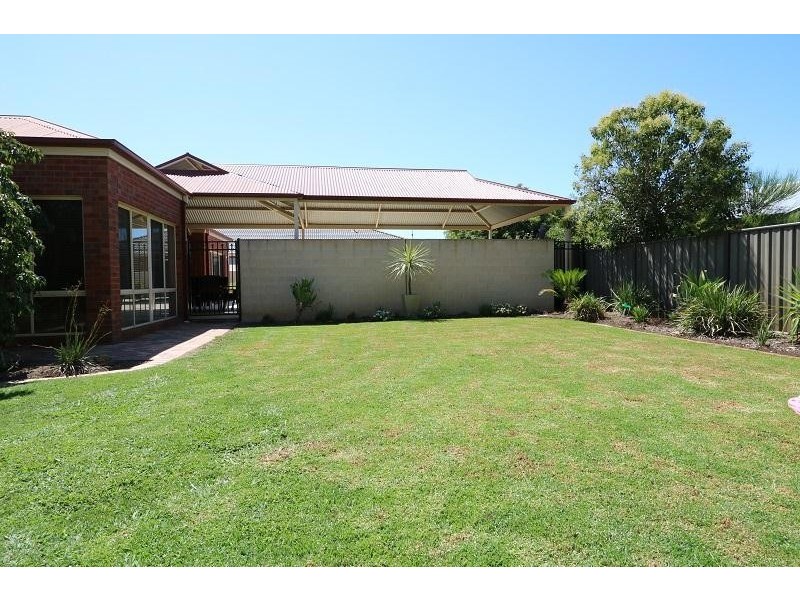 16 Deakin Grove, Tongala VIC 3621