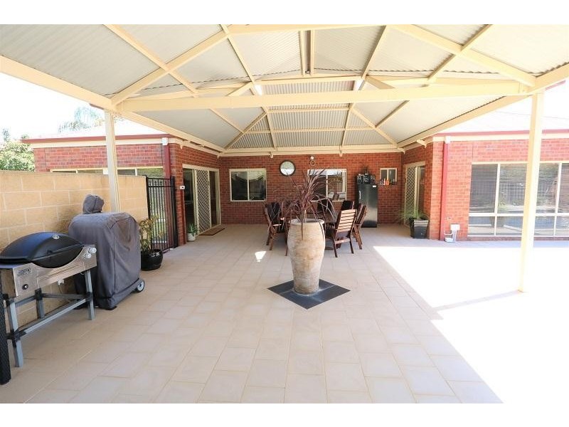 16 Deakin Grove, Tongala VIC 3621