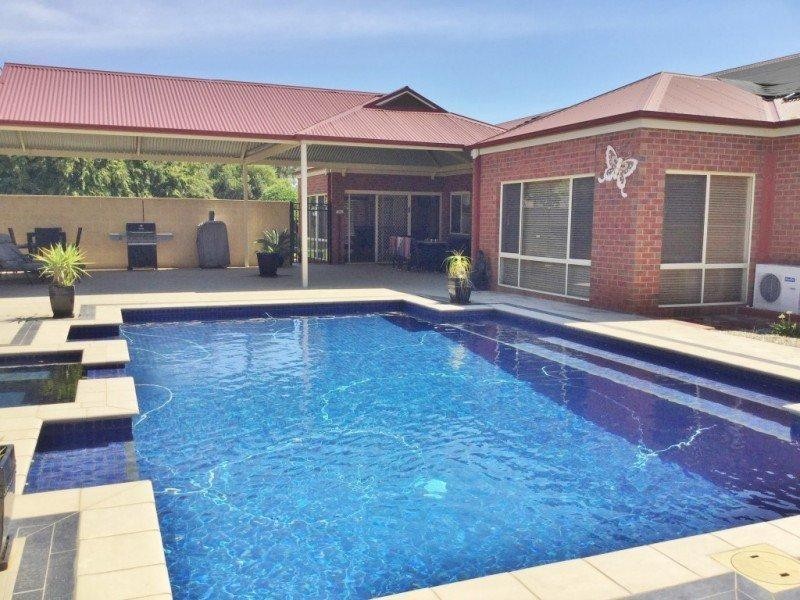 16 Deakin Grove, Tongala VIC 3621