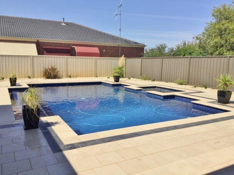 16 Deakin Grove, Tongala VIC 3621