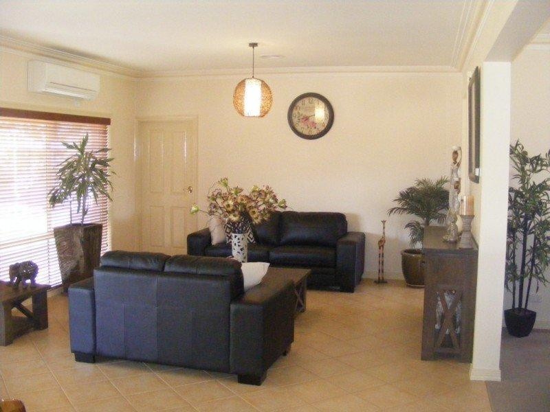 16 Deakin Grove, Tongala VIC 3621