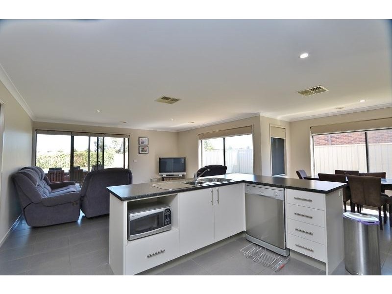 5 Alan Charlton Drive, Tongala VIC 3621