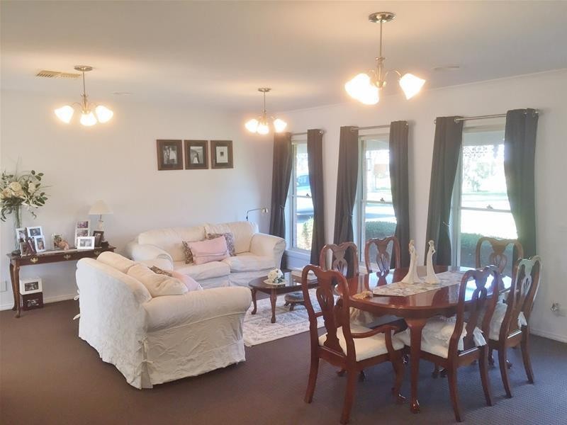 17 Jenmar Drive, Kyabram VIC 3620