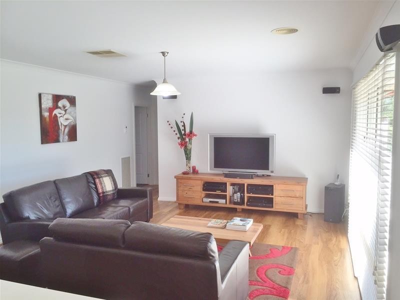 17 Jenmar Drive, Kyabram VIC 3620