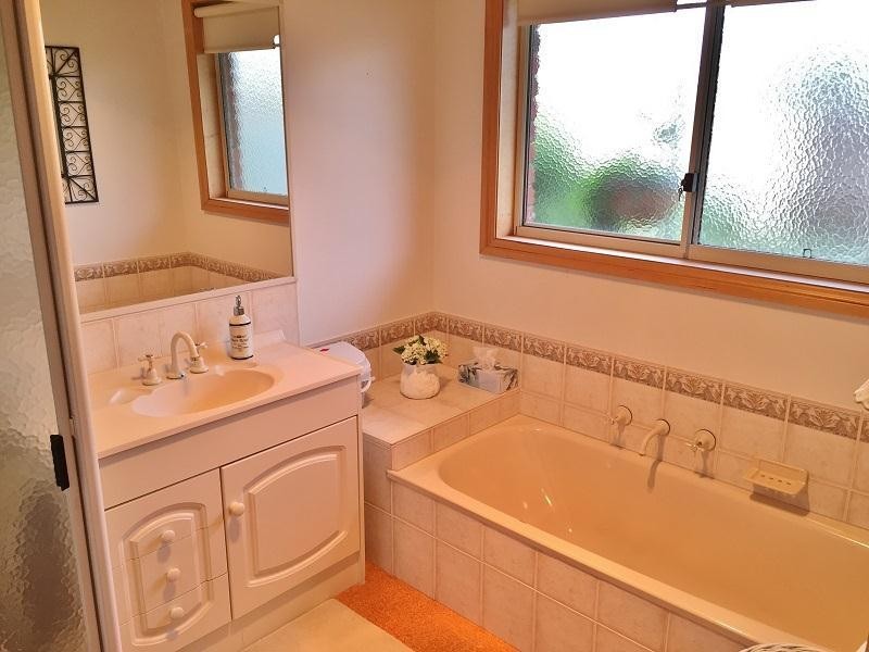 4 Henley Close, Kyabram VIC 3620