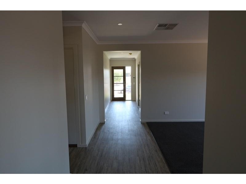 20  Kangaroo Drive, Kyabram VIC 3620