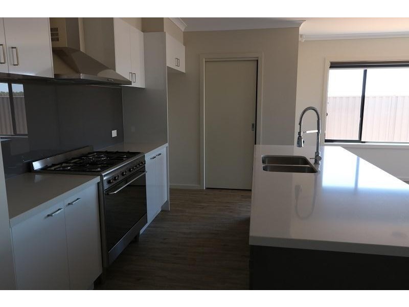 20  Kangaroo Drive, Kyabram VIC 3620