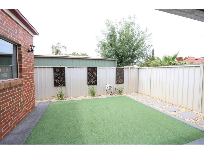 2/24 Fischer Street, Kyabram VIC 3620