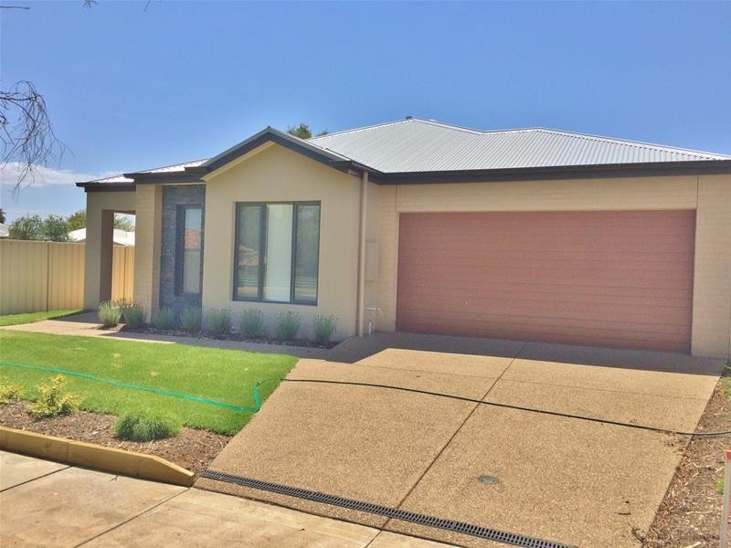 1/9 Hawkins Street, Kyabram VIC 3620