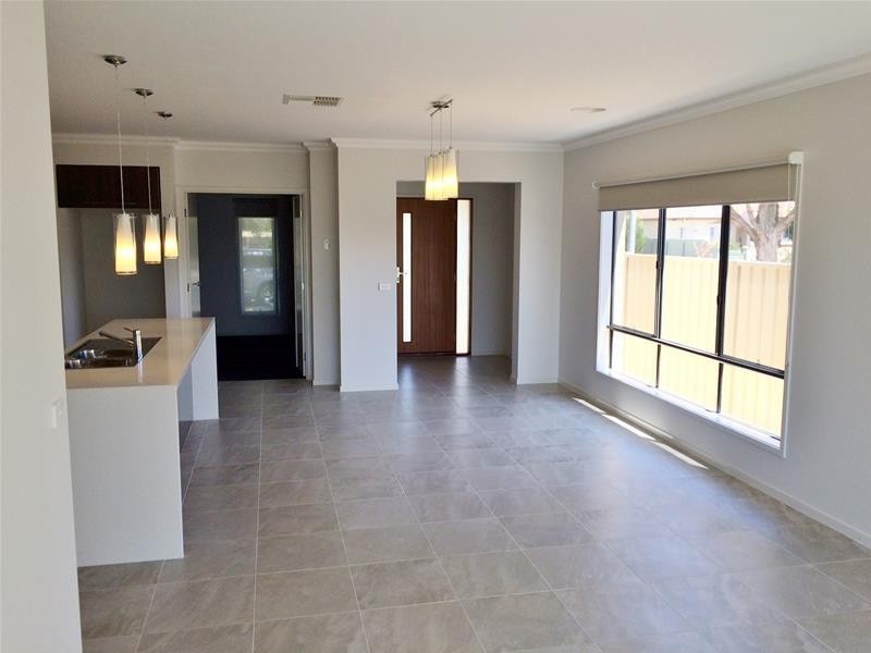 1/9 Hawkins Street, Kyabram VIC 3620