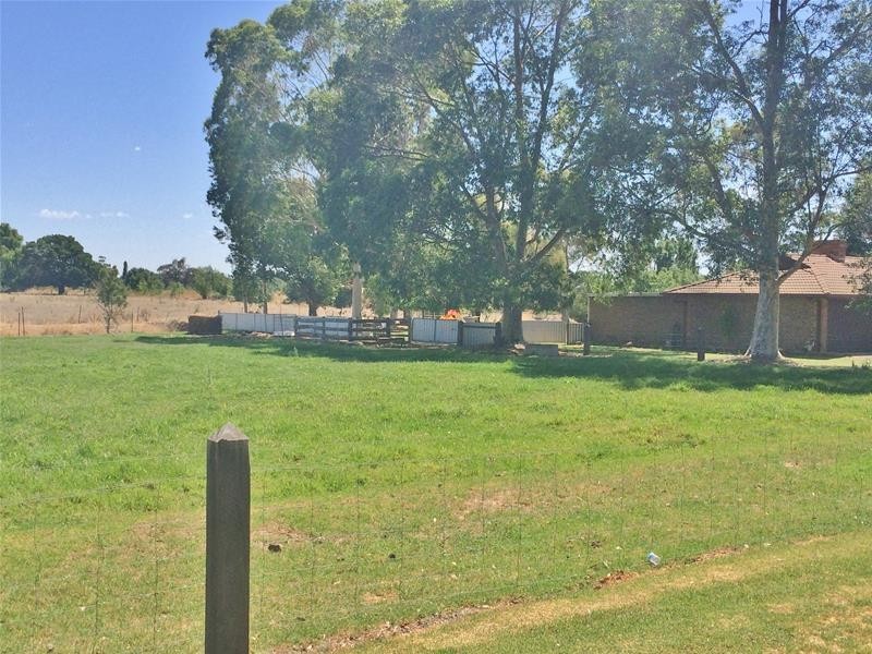 16 Finlay Road, Tongala VIC 3621