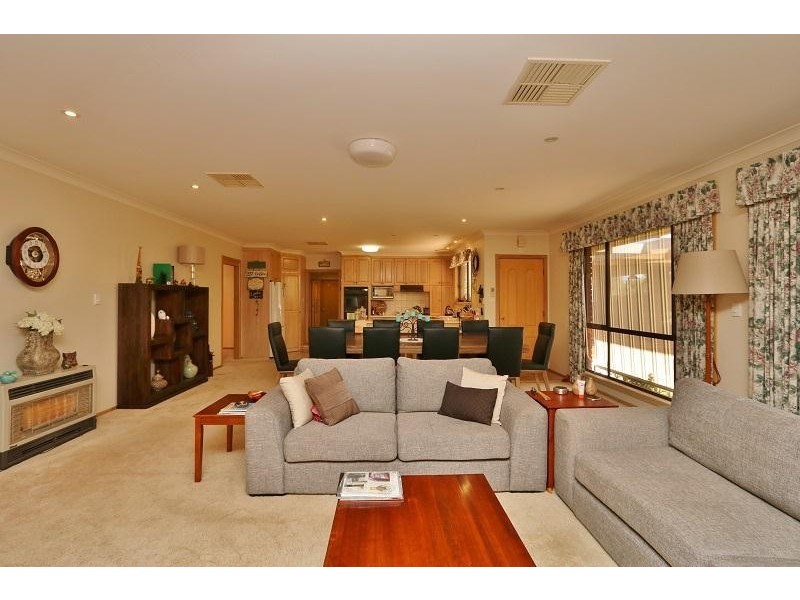 33  Waratah Street, Kyabram VIC 3620