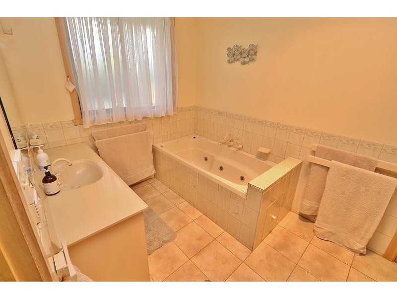 33  Waratah Street, Kyabram VIC 3620