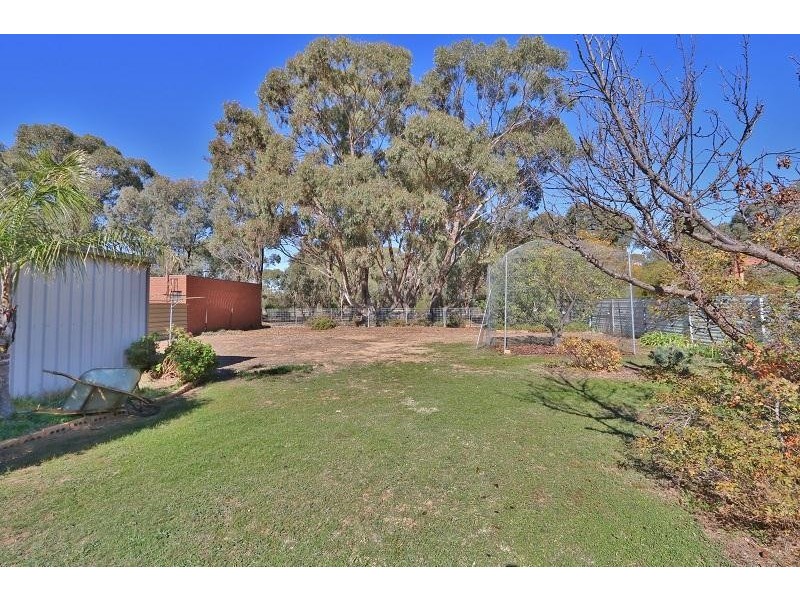 9 Outram Avenue, Kyabram VIC 3620
