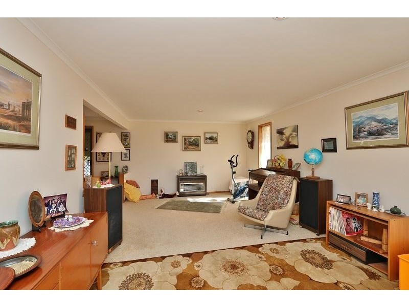 9 Outram Avenue, Kyabram VIC 3620