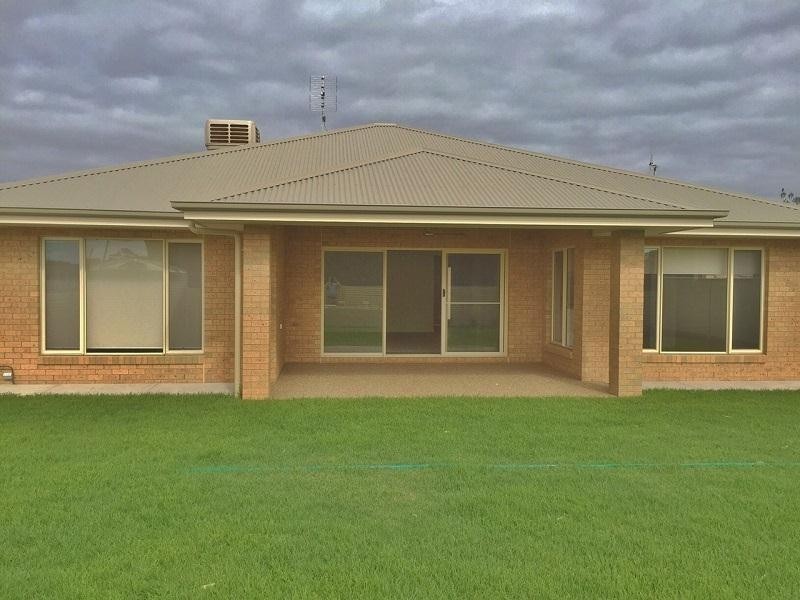 2/9 Hawkins Street, Kyabram VIC 3620