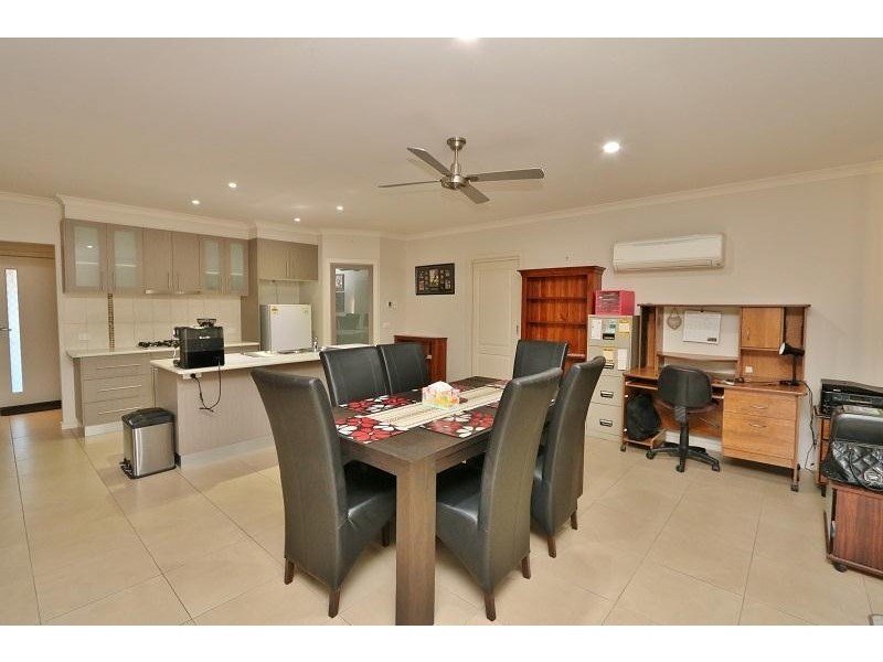 2/23 Fenaughty Street, Kyabram VIC 3620