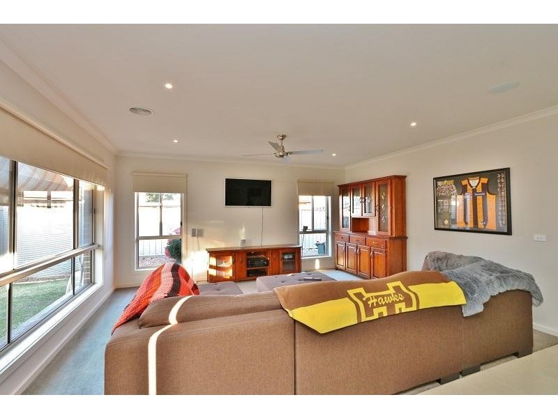 2/23 Fenaughty Street, Kyabram VIC 3620