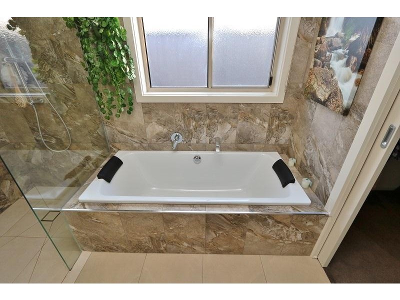 2/23 Fenaughty Street, Kyabram VIC 3620