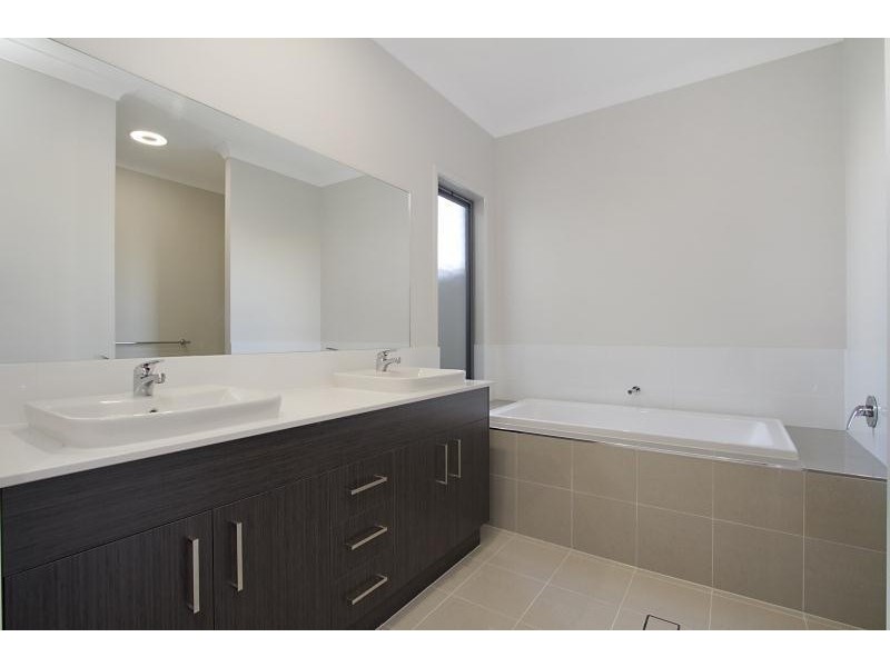 7808 Pavillions Close, Hope Island QLD 4212