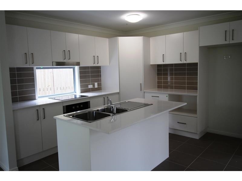 72 Milfoil Street, Manly West QLD 4179