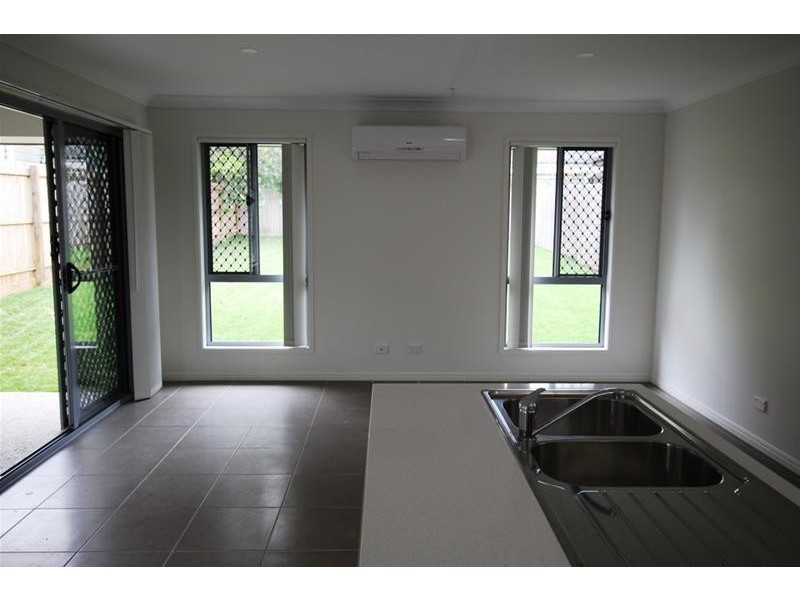 72 Milfoil Street, Manly West QLD 4179