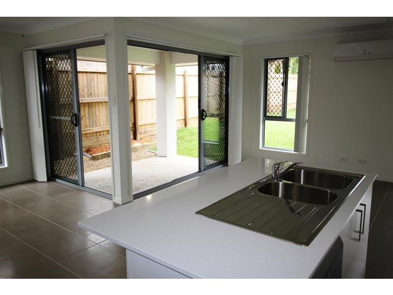 72 Milfoil Street, Manly West QLD 4179