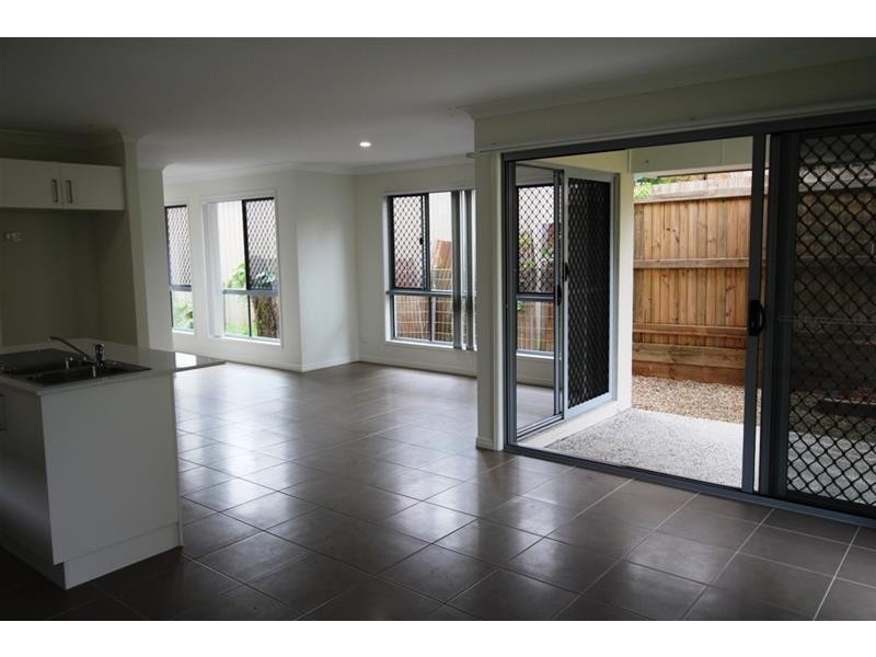 72 Milfoil Street, Manly West QLD 4179