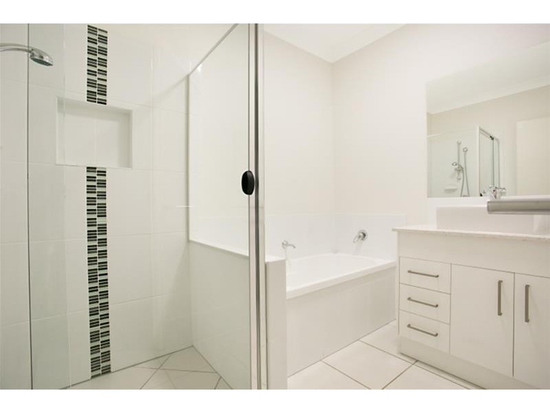 211 Riverstone Crossing, Maudsland QLD 4210