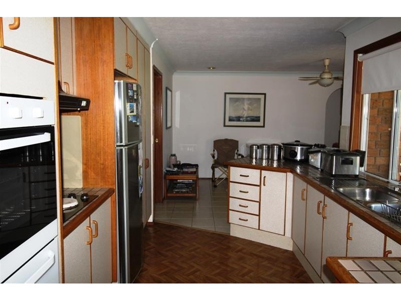 9 Sundown Drive, Paradise Point QLD 4216