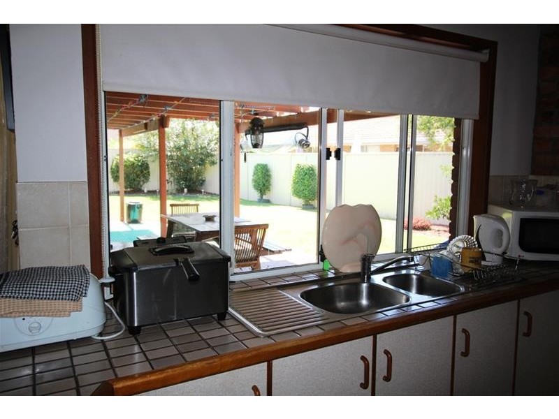 9 Sundown Drive, Paradise Point QLD 4216