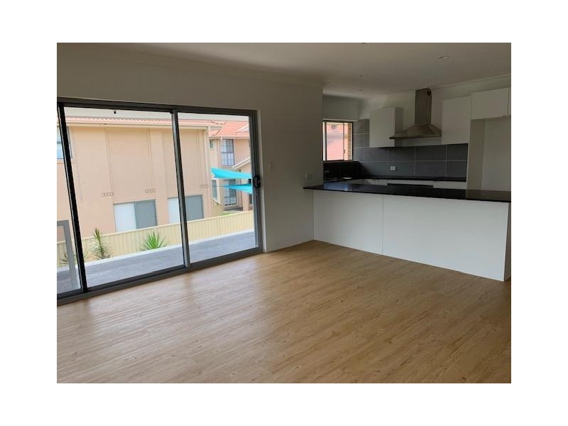 4/17 Madang Crescent, Runaway Bay QLD 4216