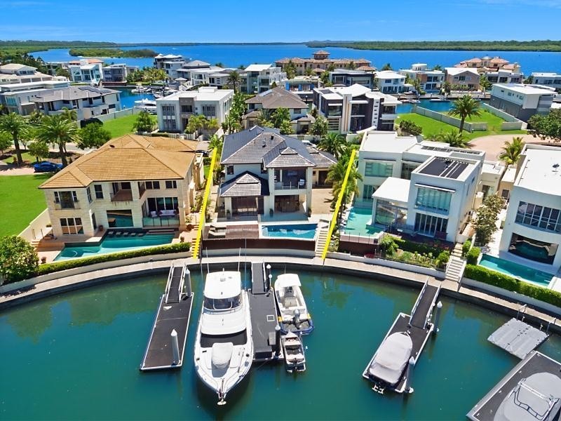 23 Royal Albert Crescent, Sovereign Islands QLD 4216