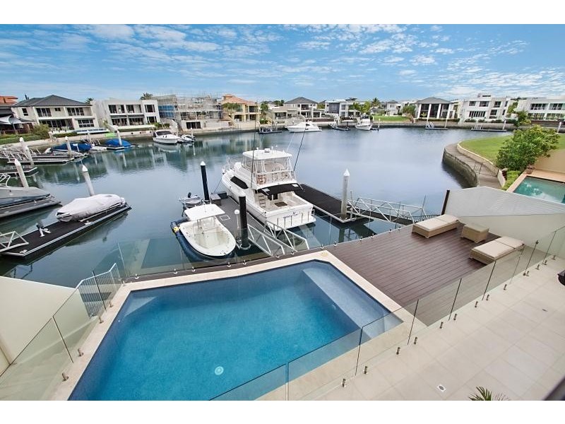 23 Royal Albert Crescent, Sovereign Islands QLD 4216