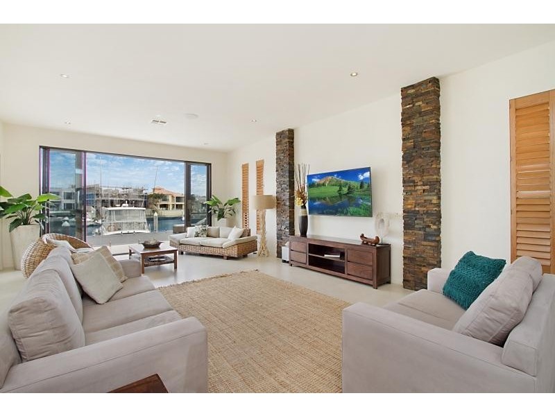 23 Royal Albert Crescent, Sovereign Islands QLD 4216